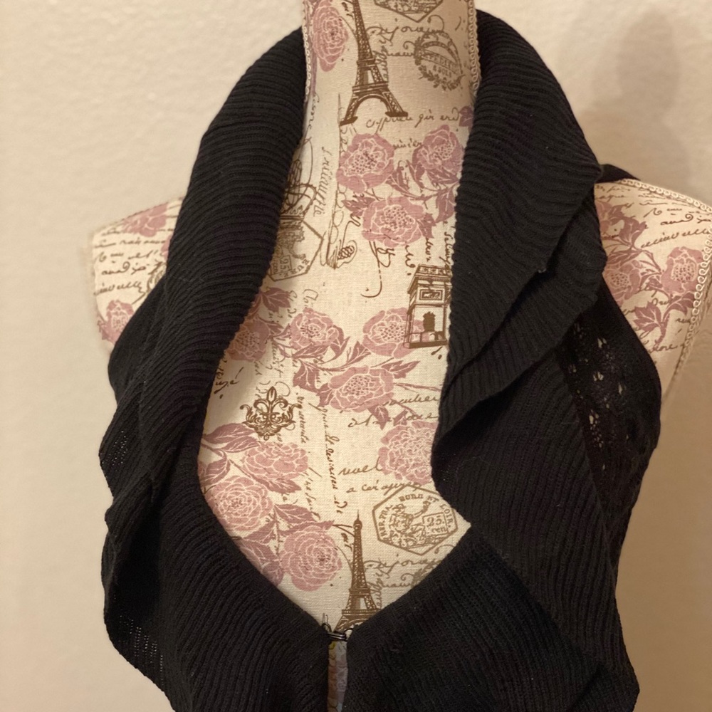 Black cardigan vest